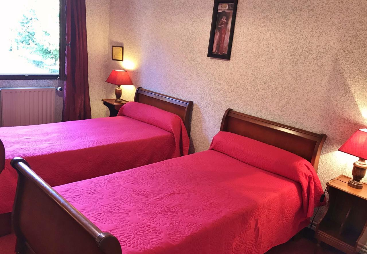 Hotel Manoir Henri IV à Bessines-sur-Gartempe Extérieur photo