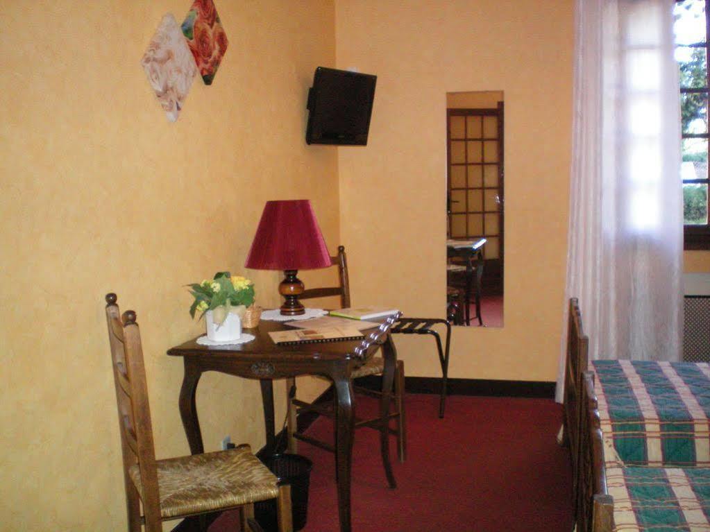 Hotel Manoir Henri IV à Bessines-sur-Gartempe Extérieur photo